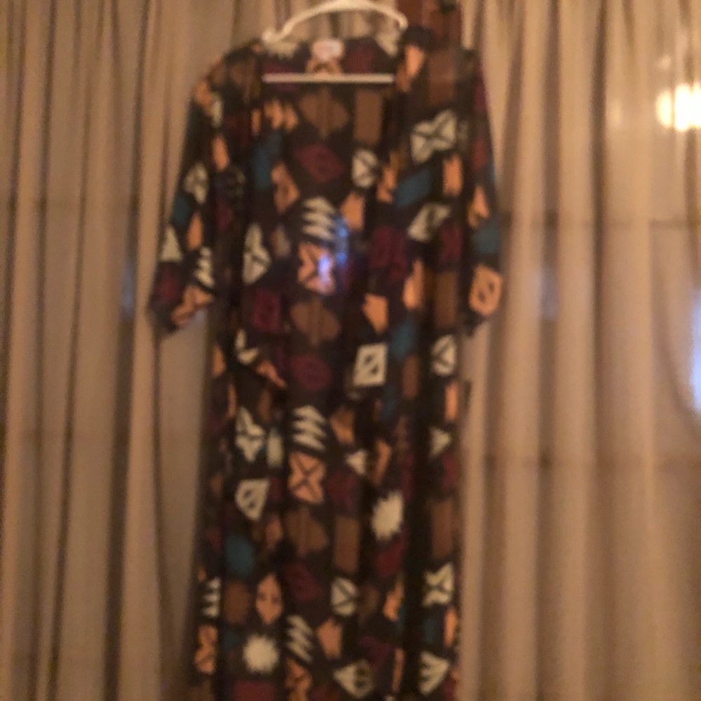 Xs Shirley lularoe